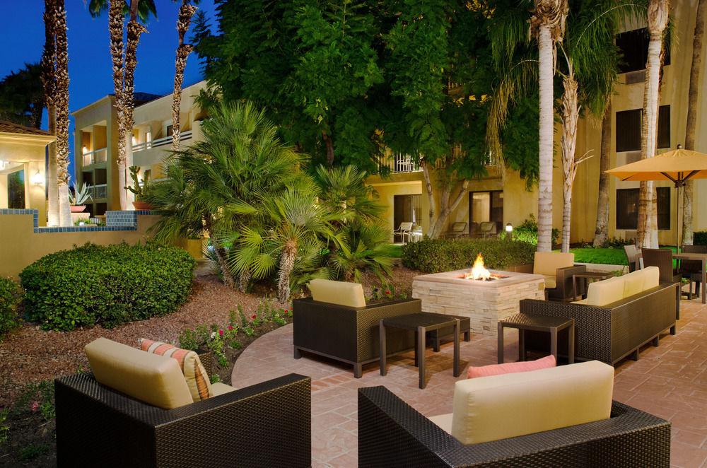 Hotel Courtyard By Marriott Palm Springs Extérieur photo