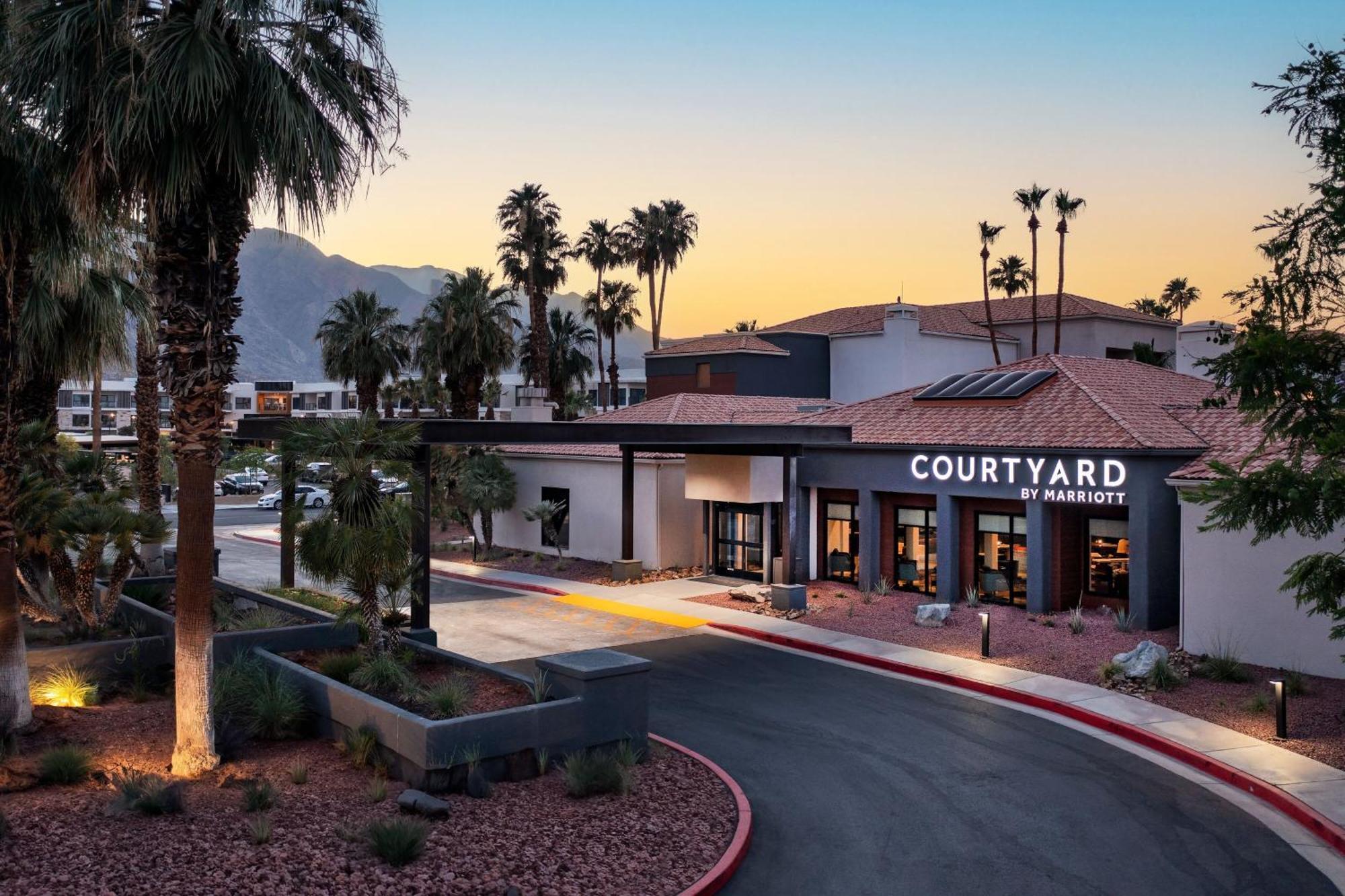 Hotel Courtyard By Marriott Palm Springs Extérieur photo