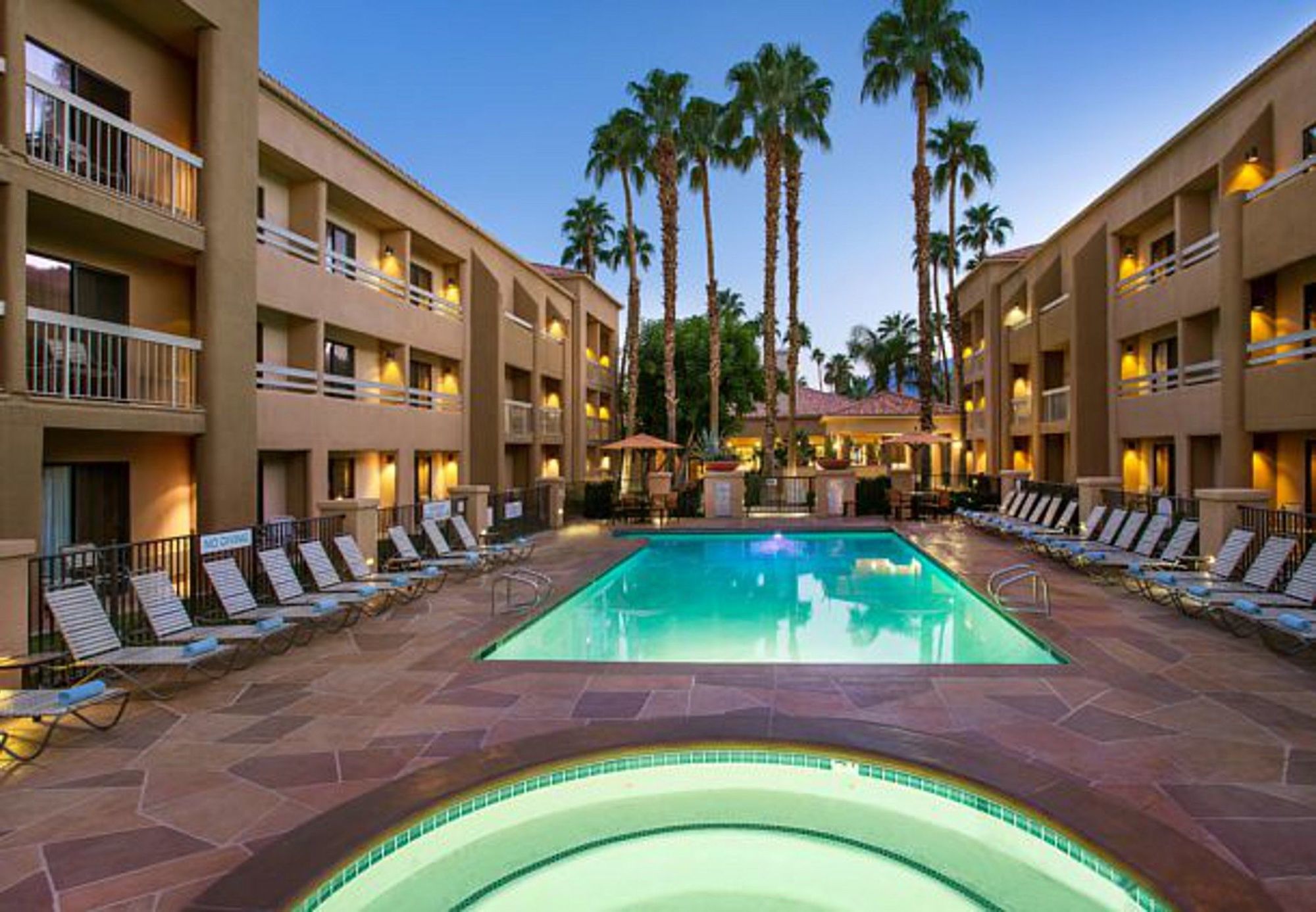 Hotel Courtyard By Marriott Palm Springs Extérieur photo