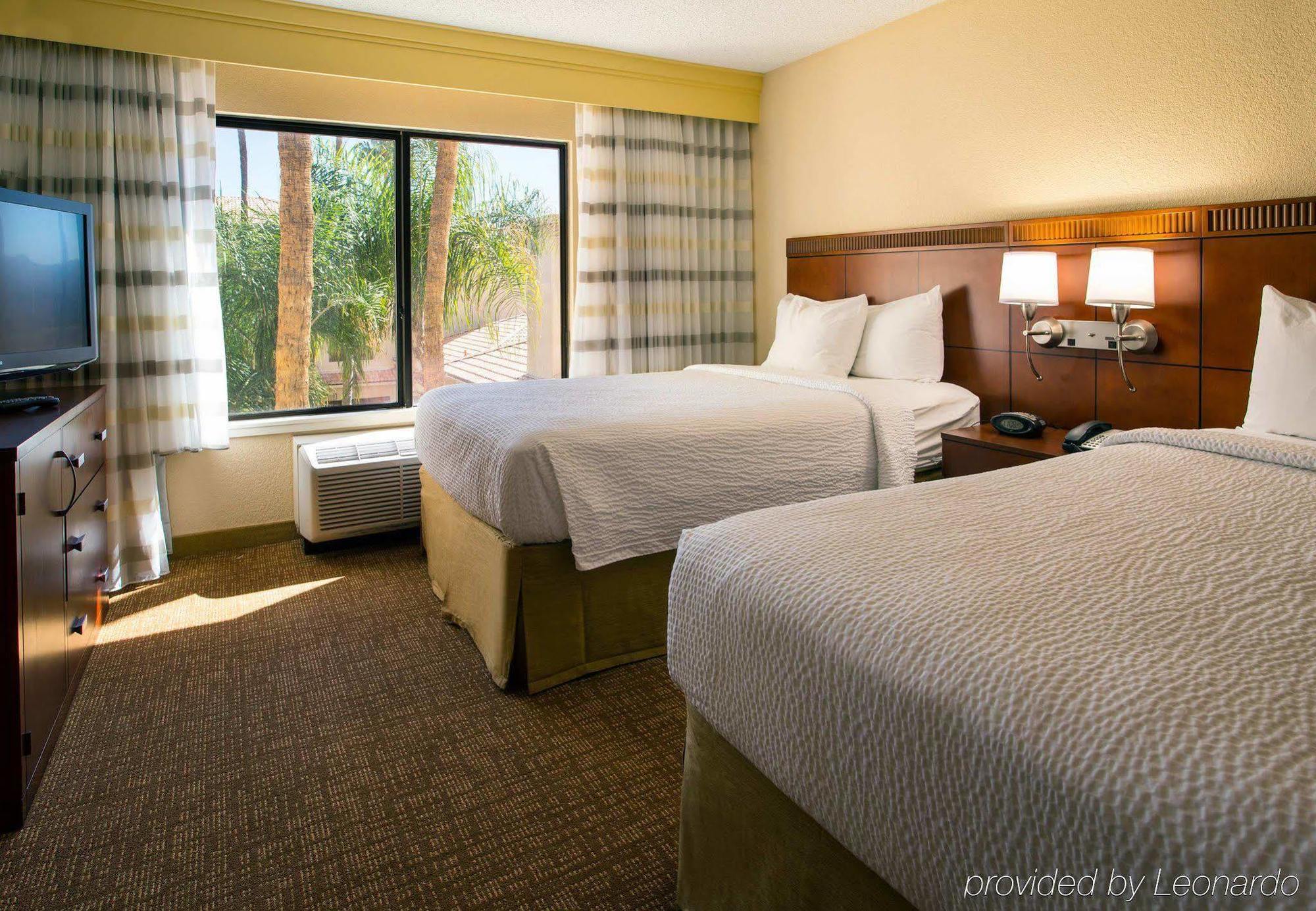 Hotel Courtyard By Marriott Palm Springs Extérieur photo