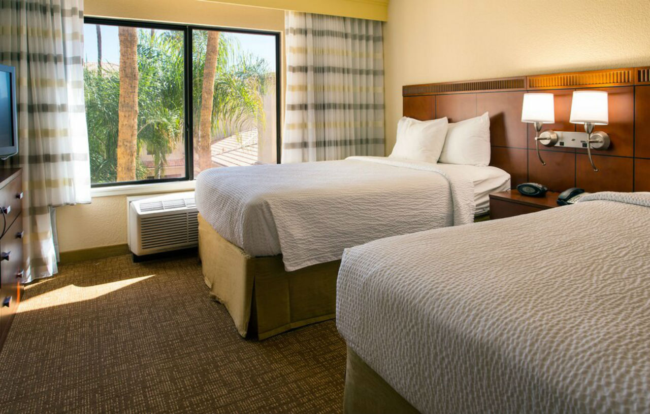 Hotel Courtyard By Marriott Palm Springs Extérieur photo